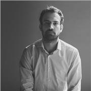 Lareato in cooperazione internazionale e scrittore